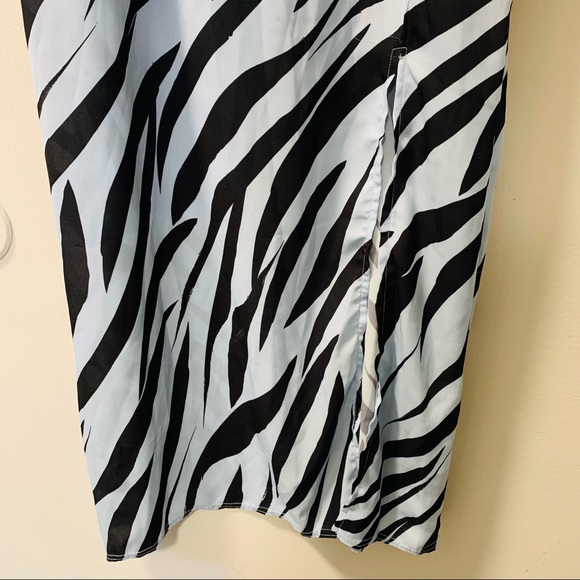 Another reason maxi slip dress with slit Tiger print size 2 - Picture 6 of 8